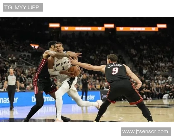 热火与马刺第二场精彩对决全场录像回顾与分析